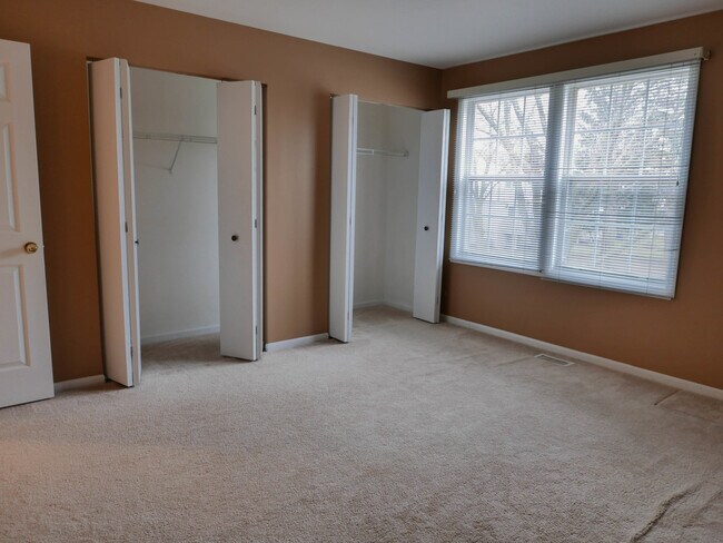 Building Photo - 1428 W Sapphire Dr