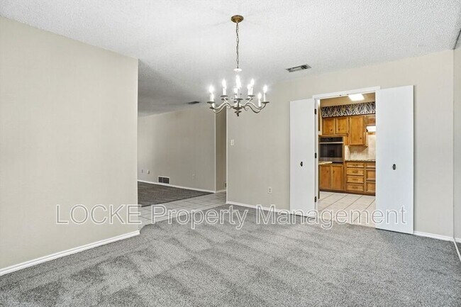 Building Photo - 4917 Ledgestone Dr
