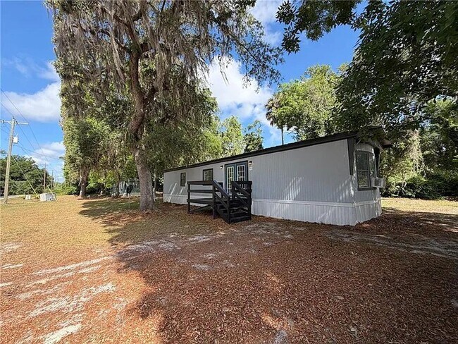 Building Photo - Fully renovated 2 bed/1 bath. No water/sewer bill!