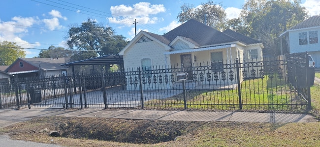 Building Photo - 7832 Elvera St