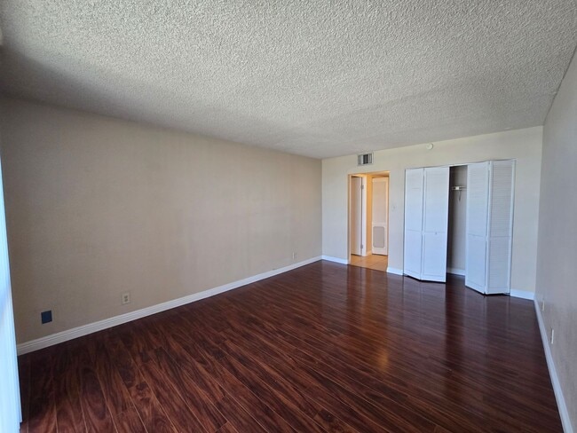 Building Photo - 2 Bedroom Condo at the Wimbledon Tennis Club Community