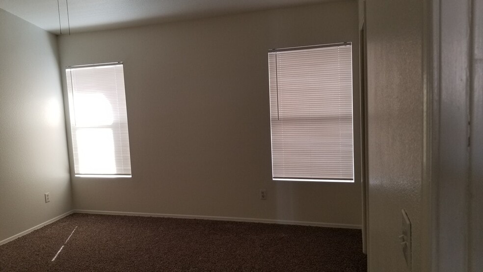 Building Photo - 6904 Luminary Dr