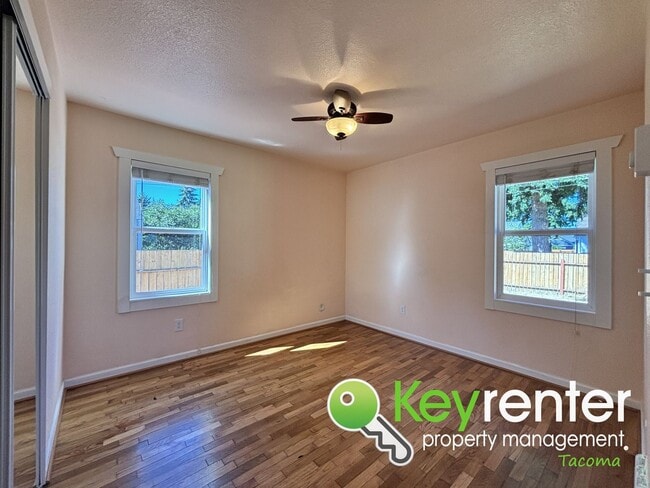 Building Photo - Charming 2-Bedroom Home with Modern Upgrad...
