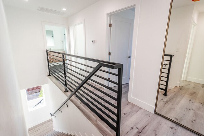 Building Photo - 148 S Madison Ave