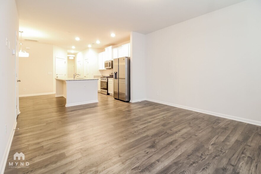 Building Photo - 10 Oak Rose Dr