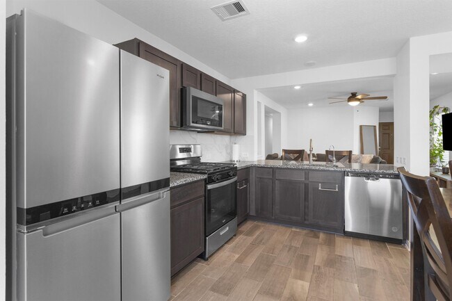 Building Photo - 5614 Grizzly Bear Wy