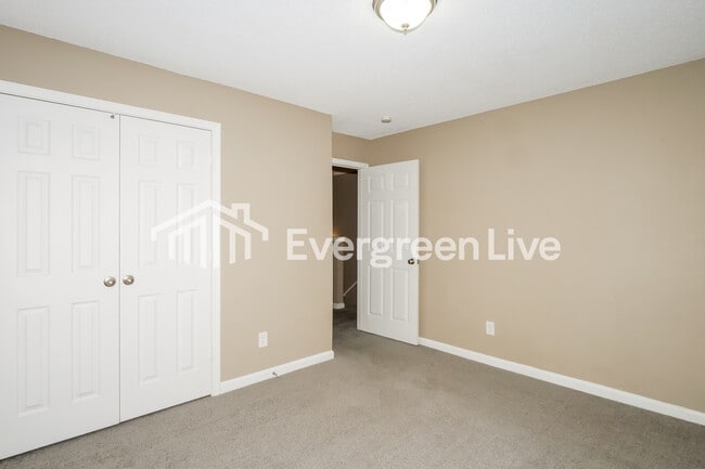 Building Photo - 6000 Wagon Hill Rd E