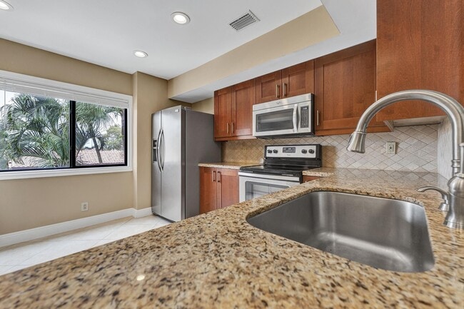 Building Photo - 7888 Granada Pl