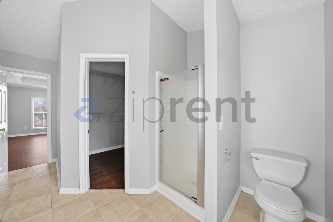 Building Photo - 1512 Buckingham Pl