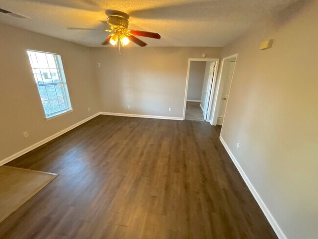 Building Photo - 286 Baltic St