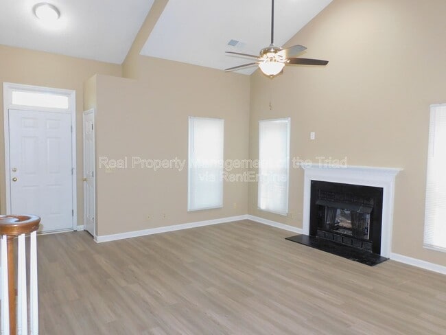 Building Photo - 7185 Avenbury Cir