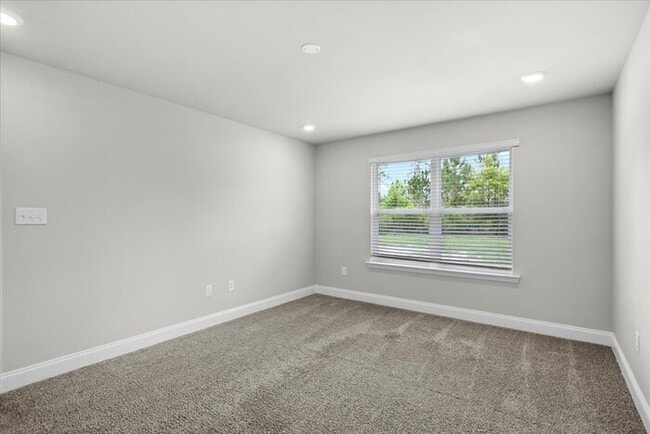 Building Photo - 18401 Elkwood Dr