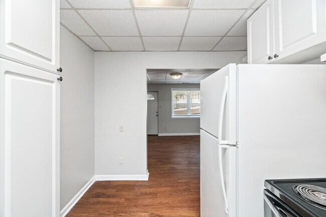 Building Photo - 2751 Jersey Ave