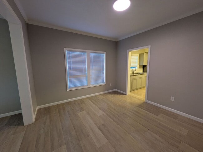 Building Photo - 614 Euclid St