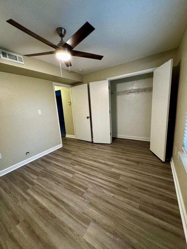 Building Photo - 8570 Chesapeake Blvd