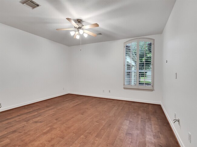 Building Photo - 1211 Sterling Ct