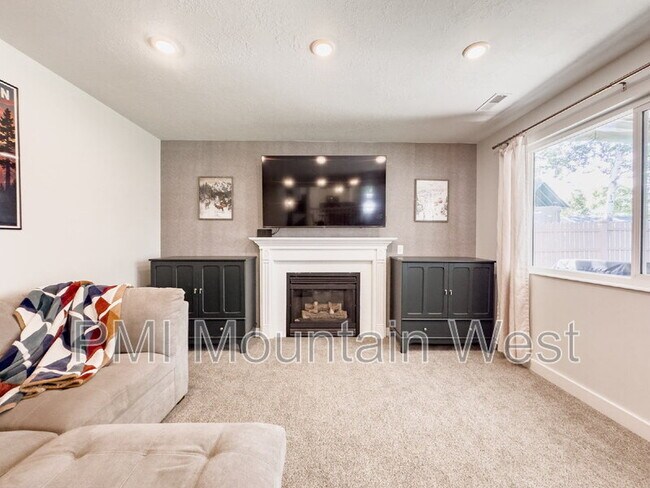 Building Photo - 607 E 1250 S