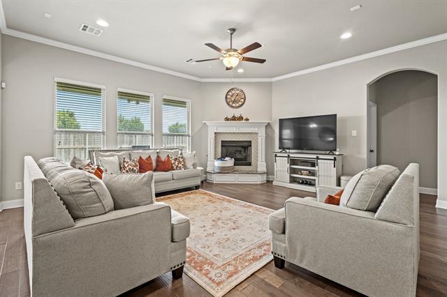 Building Photo - 3206 Woodford Dr