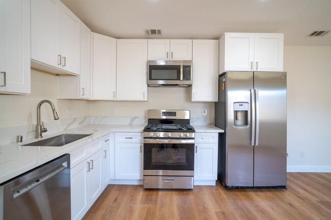 Building Photo - 6406 Shane Pl