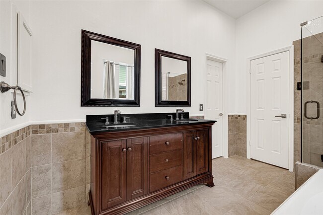 Building Photo - 8307 Summer Reef Dr