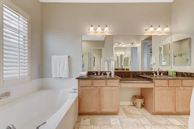 Building Photo - Stunning single-story home in picturesque community!