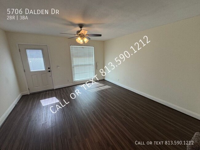 Building Photo - Beautiful Temple Terrace Townhome