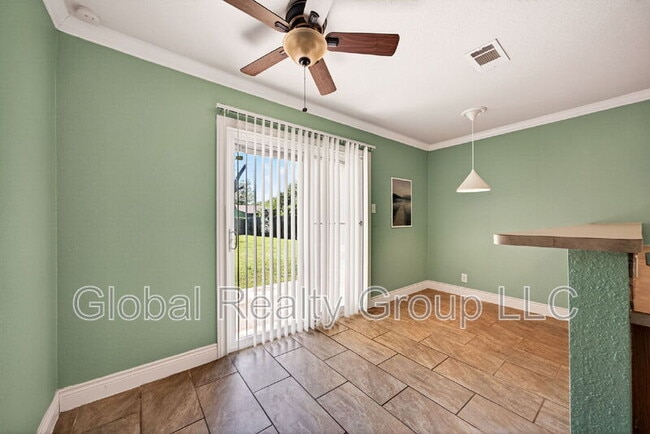Building Photo - 517 Oak Dr