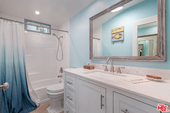 Building Photo - 777 El Medio Ave