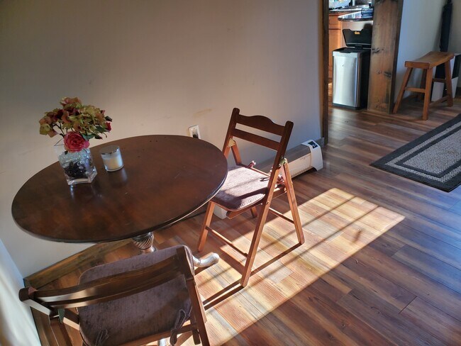 Building Photo - 270 Sawmill Creek Dr