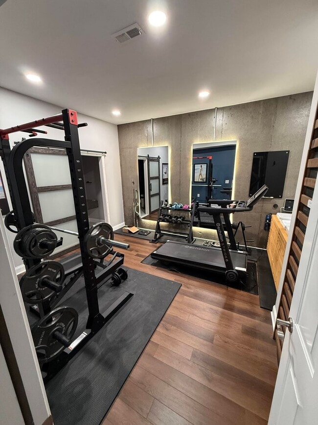 Building Photo - Townhouse for Rent in Spring Oaks!