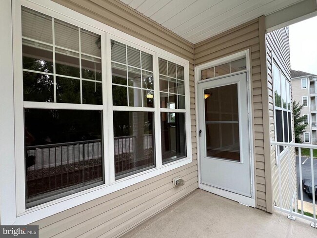 Building Photo - 422 Masterson Ct