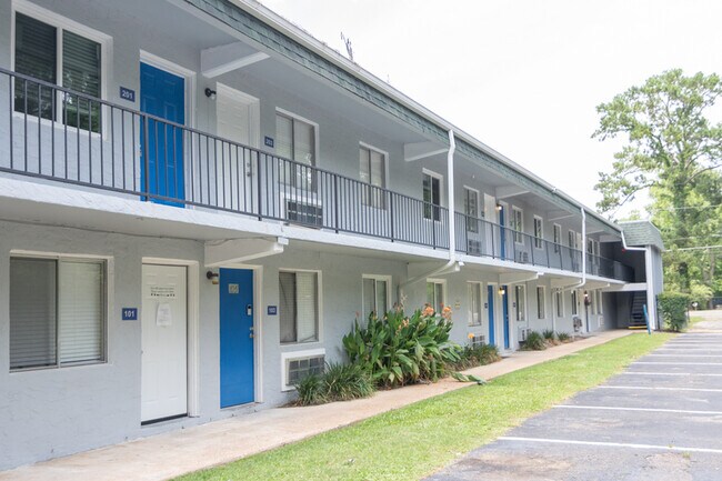 Building Photo - 2765 W Tharpe St