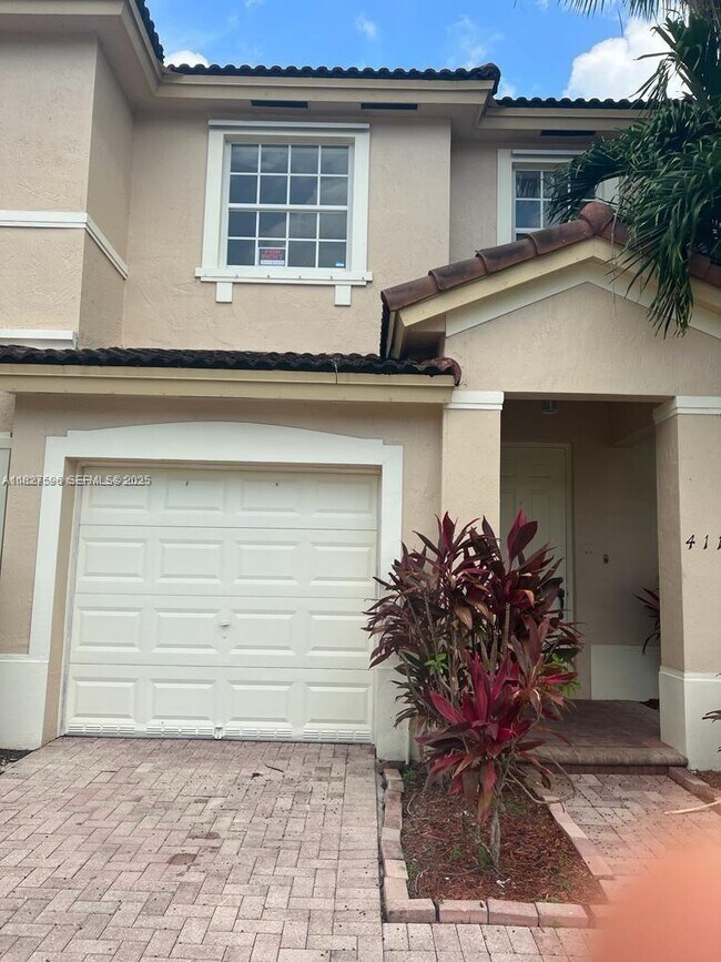 Building Photo - 4113 NE 24th Dr