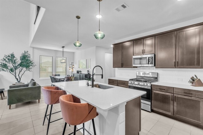 Building Photo - 20022 Parkland Gates Dr