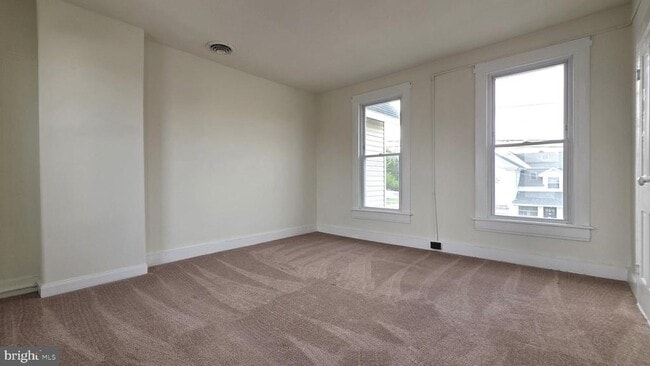 Building Photo - 10 Dorman St