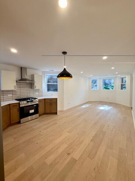 Building Photo - 3917 N Spaulding Ave