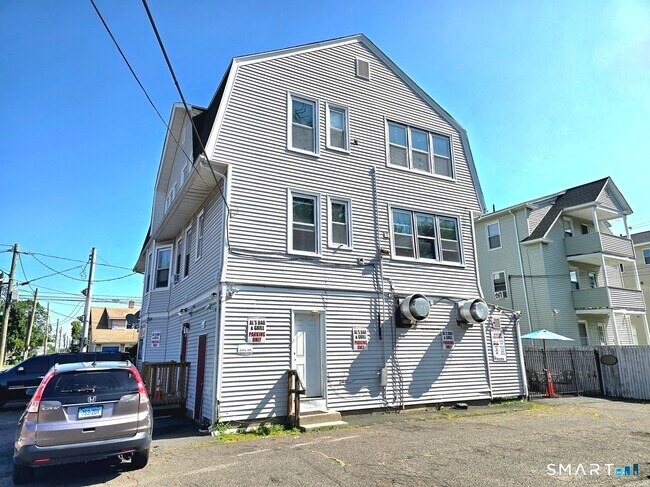Building Photo - 233 White St