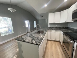 Building Photo - 1114 Wyatt St