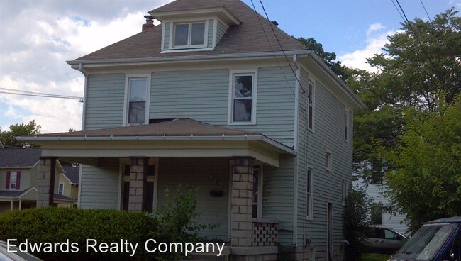 Primary Photo - 3 br, 1 bath House - 732 West Main Street