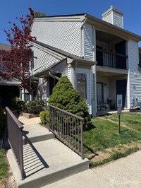 Building Photo - 1511 Pebble Pl