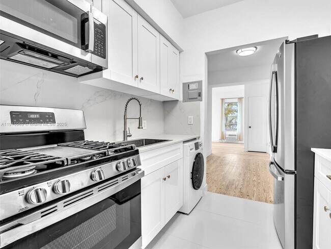 Building Photo - 821 Jefferson Ave