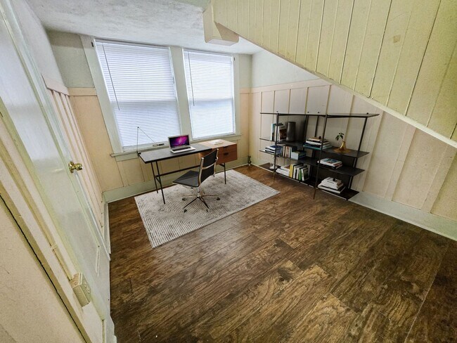 Building Photo - 1 Bed 1 Bath within USC patrol zone