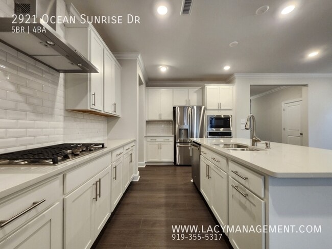 Building Photo - 2921 Ocean Sunrise Dr