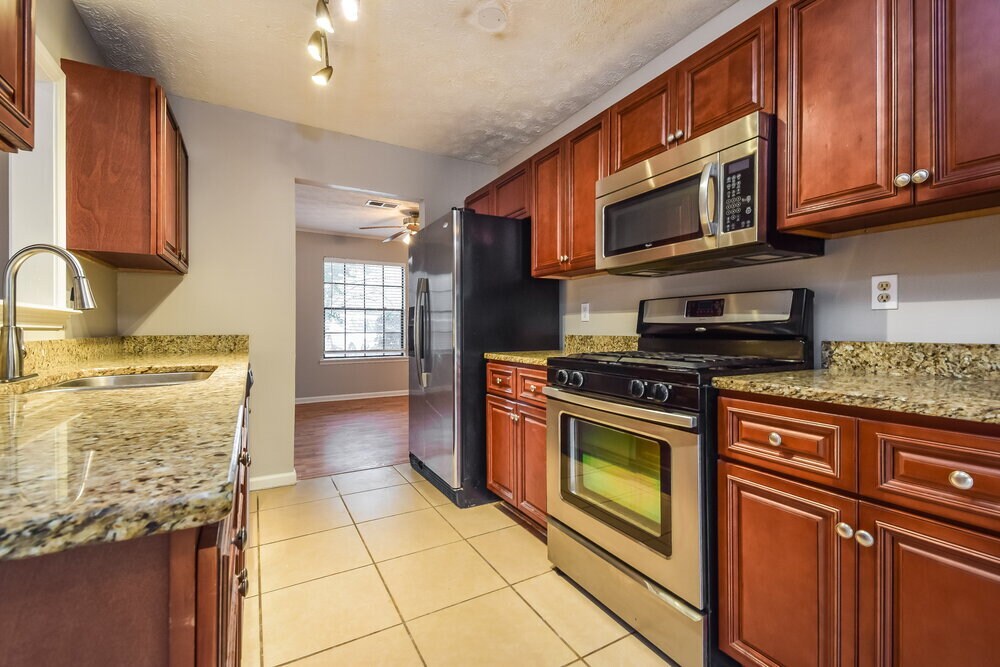 Building Photo - 115 Doubletrace Ln