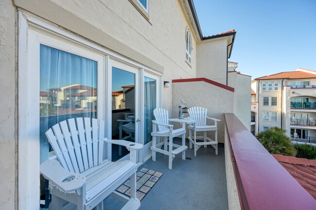 Building Photo - FURNISHED OFF-SEASON MONTHLY RENTAL-STARTI...