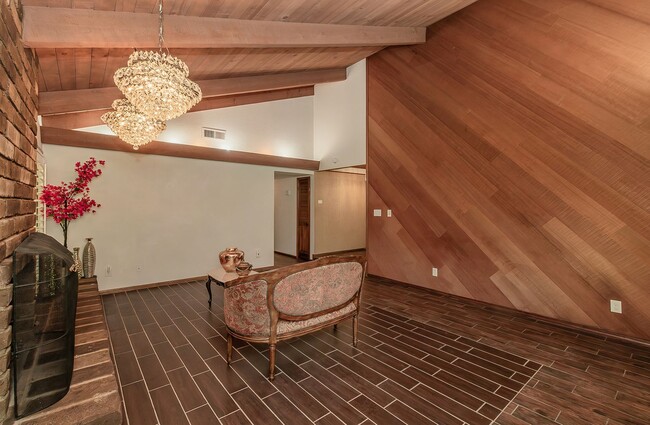 Building Photo - Stunning Woodward Park, Northeast Fresno, ...