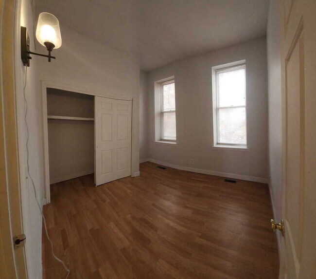 Building Photo - 2415 S 10th St