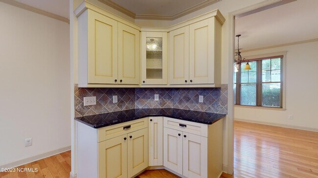 Building Photo - 45 Old Hunt Rd