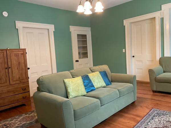 Building Photo - 886 VT-74