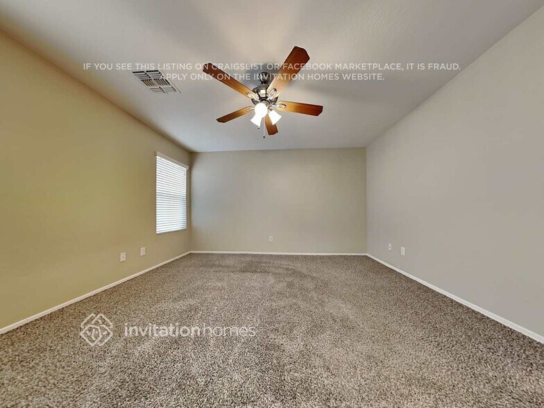 Building Photo - 1429 E Rosebud Dr